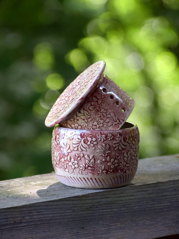 Maselniczka wodna francuska (French butter dish).